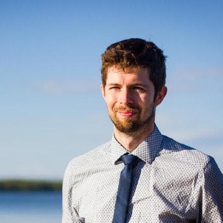 Oliver Hine 氏